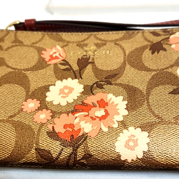 Coach Signature Canvas Leather Floral Print wristlet - Picture 5 of 14